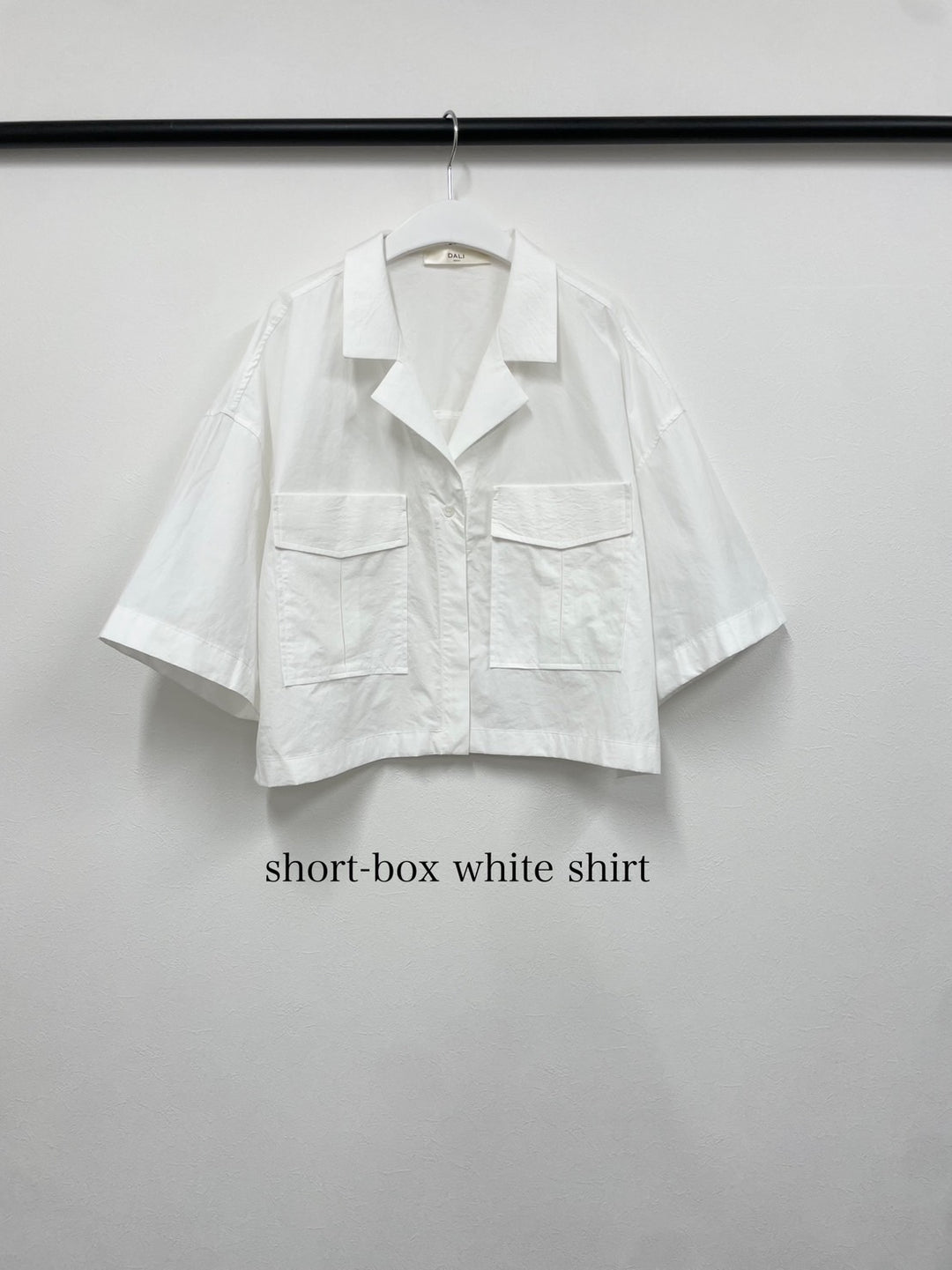 ショートボックスホワイトシャツ